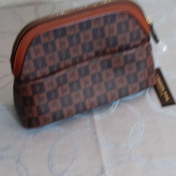 London Fog cosmetic bag - Picture 4 of 6